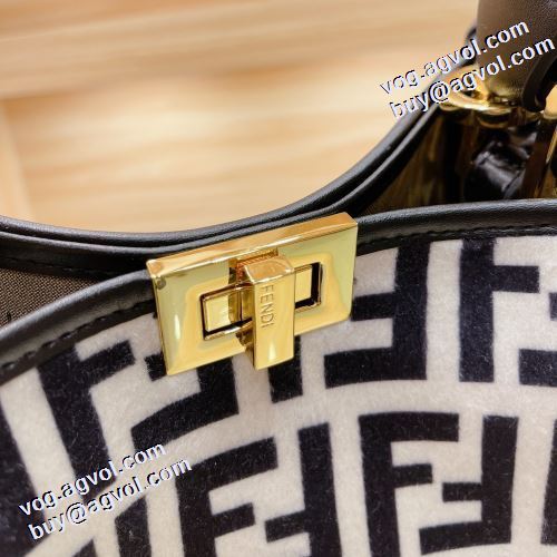 2021秋冬 フェンディ FENDI 手持ち&ショルダー掛け フェンディブランド コピー 3色可選 人気ブランド レザーショルダーバッグ 高級感を備えている