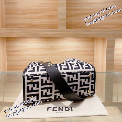 2021秋冬 フェンディ FENDI 手持ち&ショルダー掛け フェンディブランド コピー 3色可選 人気ブランド レザーショルダーバッグ 高級感を備えている