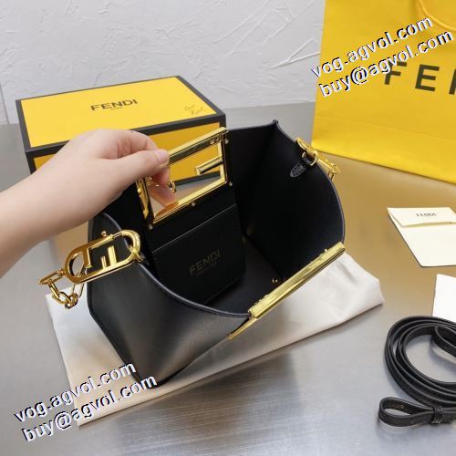 ショルダーバッグ 落ち着いた質感 フェンディコピー 2021秋冬 フェンディ FENDI なめらかな手触りのバッグ 利便性に優れ メインルーム 4色可選