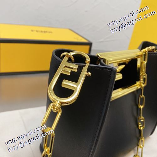 ショルダーバッグ 落ち着いた質感 フェンディコピー 2021秋冬 フェンディ FENDI なめらかな手触りのバッグ 利便性に優れ メインルーム 4色可選