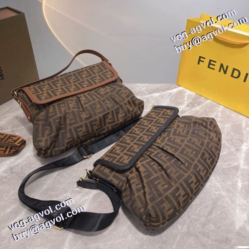 サイクリング 通勤 通学 バッグ 2色可選 高級感漂わせる フェンディ FENDI 気軽に持てる 2021秋冬 手持ち&ショルダー掛け フェンディコピー ブランド 