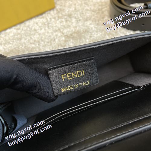 小型 軽量 数に限りがある フェンディスーパーコピー 激安 2021秋冬 フェンディ FENDI 斜め掛けバッグ オリジナリティに富んだバッグ