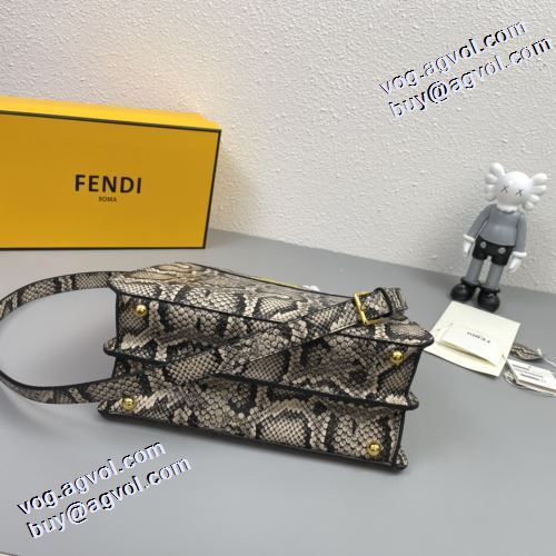 フェンディブランド 偽物 通販 売れ筋のいい 2021秋冬 フェンディ FENDI 斜め掛けバッグ 耐久性のある ショルダー 調節可能