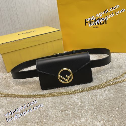 活躍のバッグ 2021秋冬 フェンディ FENDI 斜め掛けバッグ フェンディ偽物ブランド セレブ愛用の超人気商品 2色可選 シンプル＋多機能