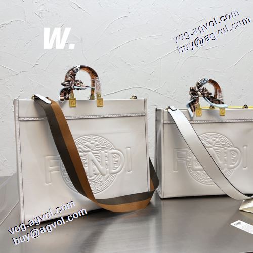 高級本革 フェンディブランド コピー 2021秋冬 フェンディ FENDI ハンドバッグ 抜群な楽チン感ある大定番 4色可選 ショルダーベルト付