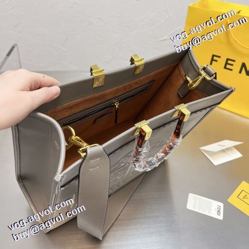 高級本革 フェンディブランド コピー 2021秋冬 フェンディ FENDI ハンドバッグ 抜群な楽チン感ある大定番 4色可選 ショルダーベルト付