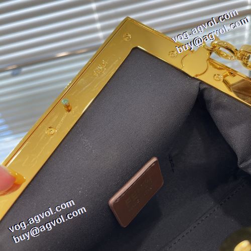 セカンドバッグ 海外限定ライン フェンディスーパーコピー 2021秋冬 フェンディ FENDI 斜め掛けバッグ レディースバッグ 売れ筋のいい