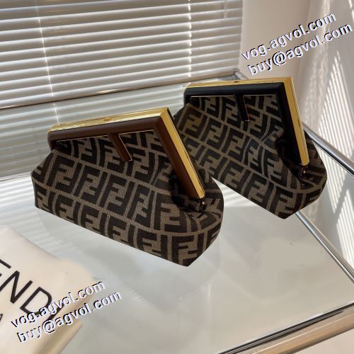 セカンドバッグ 海外限定ライン フェンディスーパーコピー 2021秋冬 フェンディ FENDI 斜め掛けバッグ レディースバッグ 売れ筋のいい