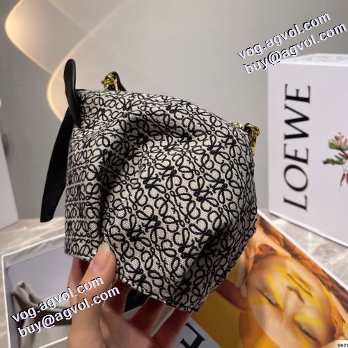 魅力ファッション 2色可選 ロエベコピー ブランド モノグラムマルチカラー 2021秋冬 ロエベ LOEWE 斜め掛けバッグ 活躍のバッグ