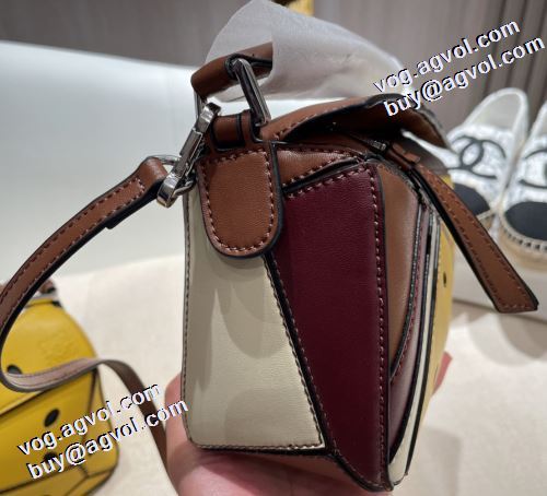 2021秋冬 ロエベ LOEWE 希少価値大！斜め掛けバッグ シンプル＋多機能 ロエベコピーブランド 高級本革