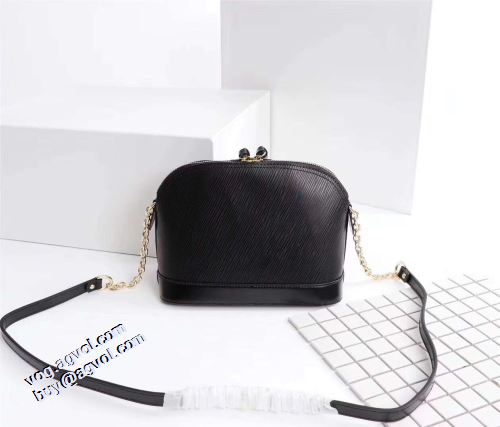 高級感ある 2021秋冬 ルイ ヴィトン LOUIS VUITTON ルイ ヴィトンスーパーコピー 4色可選 斜め掛けバッグ 気軽に持てる バランスのいい大きさ