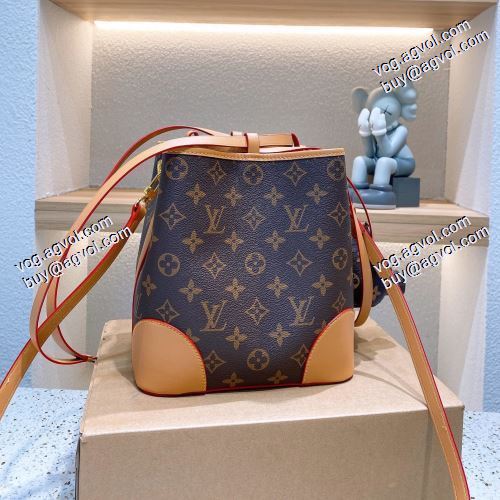  2021春夏 LOUIS VUITTONコピー ◆モデル愛用◆ ルイ ヴィトン LOUIS VUITTON ショルダーバッグ リュック、バックパック 