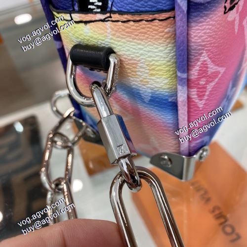 極上の着心地 ルイ ヴィトン偽物ブランド 2021秋冬 ルイ ヴィトン LOUIS VUITTON 斜め掛けバッグ ダブルファスナー使用