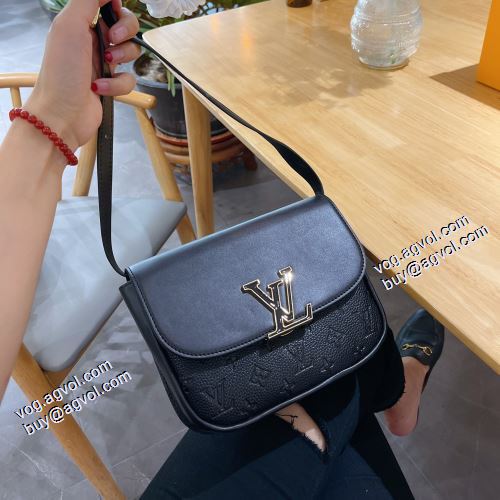 2色可選 ショルダーバッグ 小型 軽量 着心地抜群 2021秋冬 ルイ ヴィトン LOUIS VUITTON ルイ ヴィトンコピー ブランド