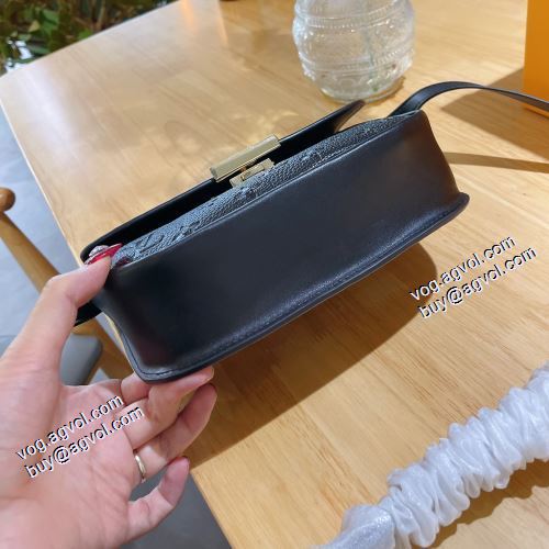 2色可選 ショルダーバッグ 小型 軽量 着心地抜群 2021秋冬 ルイ ヴィトン LOUIS VUITTON ルイ ヴィトンコピー ブランド