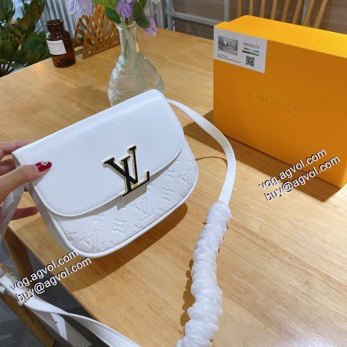 2色可選 ショルダーバッグ 小型 軽量 着心地抜群 2021秋冬 ルイ ヴィトン LOUIS VUITTON ルイ ヴィトンコピー ブランド