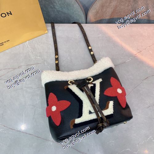 ルイ ヴィトンコピー 入手困難！ ファスナーポケット付 2021秋冬 ルイ ヴィトン LOUIS VUITTON 斜め掛けバッグ 4色可選 売れ筋のいい