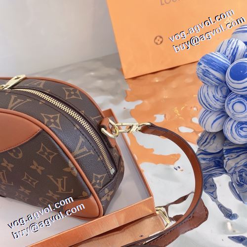 2色可選 ルイ ヴィトンスーパーコピー 人気ブランド 2021秋冬 ルイ ヴィトン LOUIS VUITTON 斜め掛けバッグ ボルトポケット付 高級感を備えている