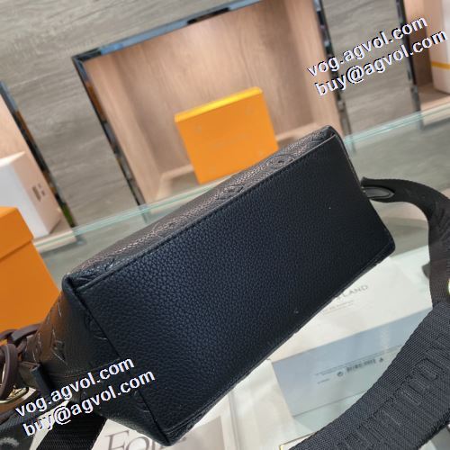 売れ筋のいい コスパ最高のプライス ルイ ヴィトンコピーブランド 2色可選 2021秋冬 ルイ ヴィトン LOUIS VUITTON 斜め掛けバッグ ムダな装飾を排したデザイン