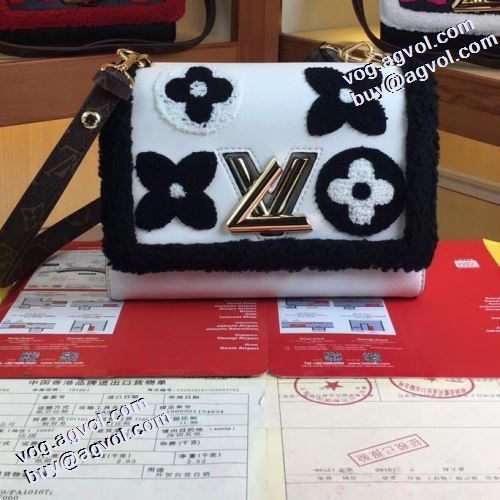 綺麗に決まるフォルム！ 2021秋冬 ルイ ヴィトン LOUIS VUITTON 活躍のバッグ ショルダーバッグ ルイ ヴィトンスーパーコピー 2色可選 利便性に優れ 