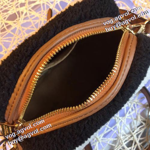 2021秋冬 ルイ ヴィトン LOUIS VUITTON 風合いが出る 斜め掛けバッグ 気軽に持てる 横型 ルイ ヴィトンブランド コピー 3色可選