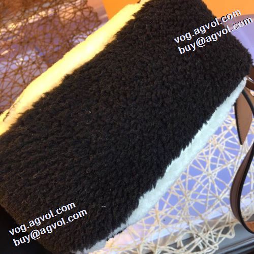 2021秋冬 ルイ ヴィトン LOUIS VUITTON 風合いが出る 斜め掛けバッグ 気軽に持てる 横型 ルイ ヴィトンブランド コピー 3色可選
