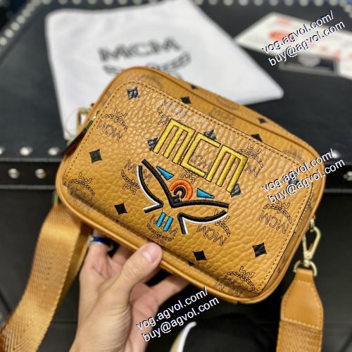 エムシーエム コピー MCMスーパーコピー 美品 2021春夏 斜め掛けバッグ 