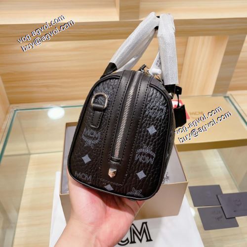 人気新品★超特価★ エムシーエム コピー MCM ボストンバッグ 長年旅行用バッグ ショルダーバッグ 2色可選 エムシーエム ボストンバッグコピー 2021秋冬