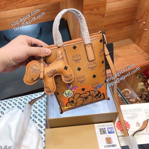 サイズ豊富 MCM x SAMBYPEN クロスボディバッグ エムシーエム コピー MCM 2021秋冬 斜め掛けバッグ 15-5-20cm エムシーエムコピー