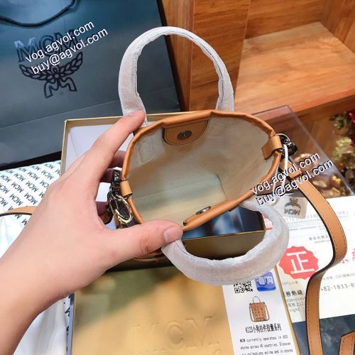 サイズ豊富 MCM x SAMBYPEN クロスボディバッグ エムシーエム コピー MCM 2021秋冬 斜め掛けバッグ 15-5-20cm エムシーエムコピー