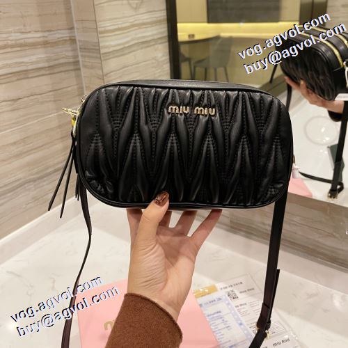 先行販売 シンプル＋多機能 ミュウミュウコピー 2021秋冬 ミュウミュウ MIUMIU 3色可選 斜め掛けバッグ ショルダー 調節可能
