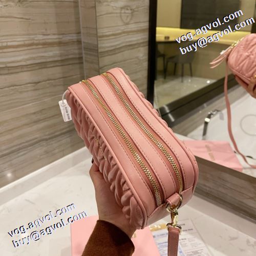 先行販売 シンプル＋多機能 ミュウミュウコピー 2021秋冬 ミュウミュウ MIUMIU 3色可選 斜め掛けバッグ ショルダー 調節可能