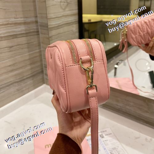 先行販売 シンプル＋多機能 ミュウミュウコピー 2021秋冬 ミュウミュウ MIUMIU 3色可選 斜め掛けバッグ ショルダー 調節可能