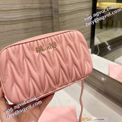 先行販売 シンプル＋多機能 ミュウミュウコピー 2021秋冬 ミュウミュウ MIUMIU 3色可選 斜め掛けバッグ ショルダー 調節可能