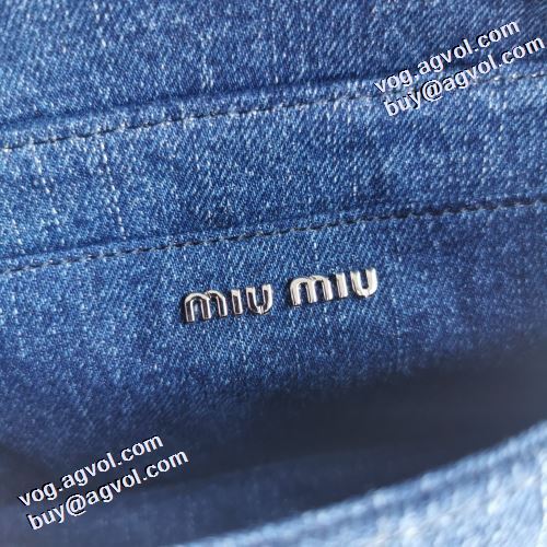2021秋冬 ミュウミュウ MIUMIU 屈託のないバッグ ショルダーバッグ 小型 軽量 魅力ファッション ミュウミュウコピー ブランド