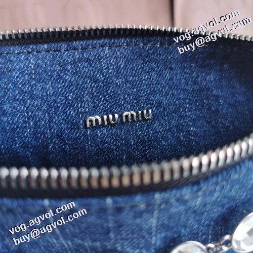 活躍のバッグ 高品質 人気 ミュウミュウ偽物ブランド 2021秋冬 ミュウミュウ MIUMIU トートバッグ シンプル＋多機能