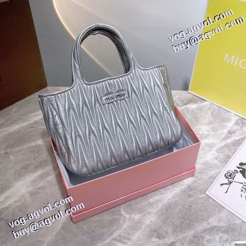 2021秋冬 5色可選 ファスナーポケット付 ミュウミュウ MIUMIU ハンドバッグ ショルダーベルト付 高級感ある ミュウミュウスーパーコピー 