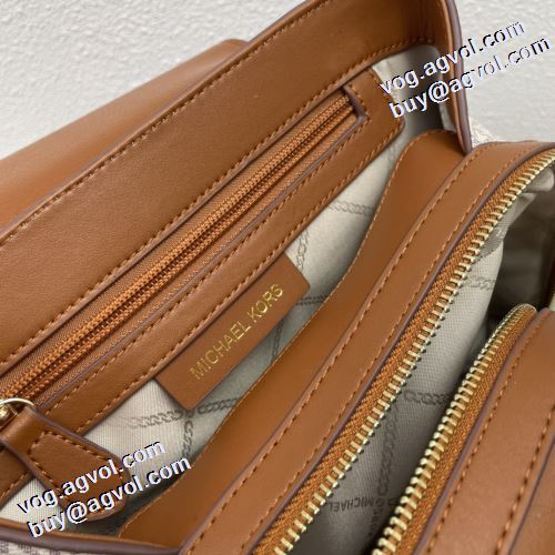上品上質 2021秋冬 マイケルコース 収納力のよい バックパック モノグラム Michael Kors シンプル＋多機能