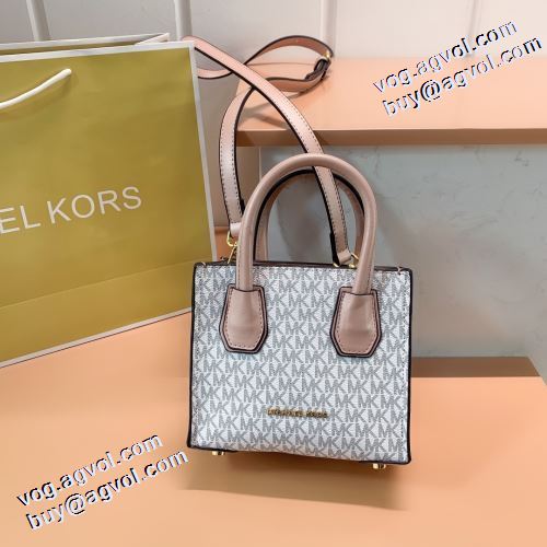 圧倒的な高級感 シンプルな外観 小型 軽量 2021秋冬 マイケルコース Michael Kors 4色可選 手持ち&ショルダー掛け 海外セレブ愛用
