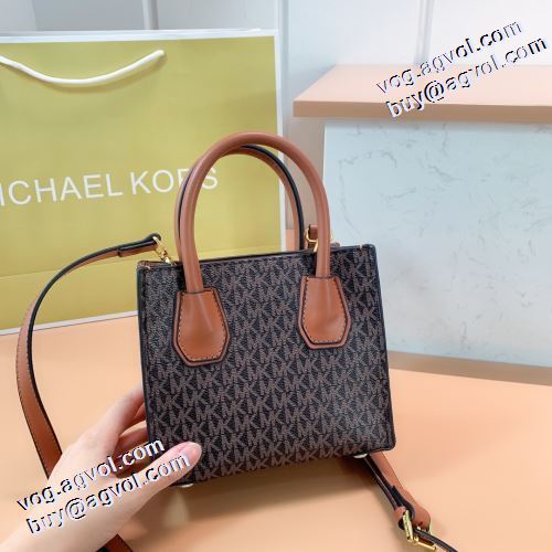 圧倒的な高級感 シンプルな外観 小型 軽量 2021秋冬 マイケルコース Michael Kors 4色可選 手持ち&ショルダー掛け 海外セレブ愛用