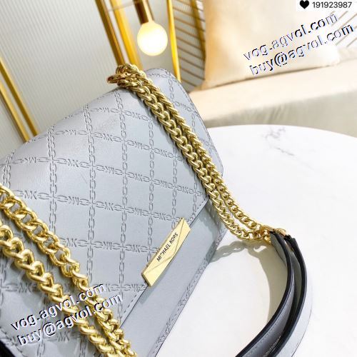 ショルダーバッグ バランスのいい大きさバランスのいい大きさ 4色可選 2021秋冬 マイケルコース Michael Kors 上品な輝きを放つ形