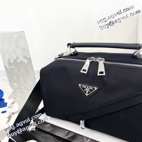 2021秋冬 プラダ PRADA 最安値に挑戦 ダブルファスナー使用 プラダブランド コピー 手持ち&ショルダー掛け バックインバック 収納 気軽に持てる