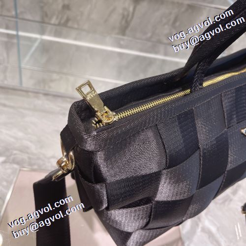 2021秋冬 プラダ PRADA 個性的 手持ち&ショルダー掛け エピ?光料 シンプルな外観 抜群の収納力 プラダスーパーコピー 激安 
