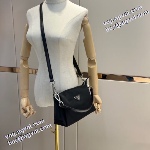 斜め掛けバッグ ファスナーポケット付 ショルダー 調節可能 2021秋冬 プラダ PRADA 人気商品登場 プラダブランド コピー シンプル＋多機能