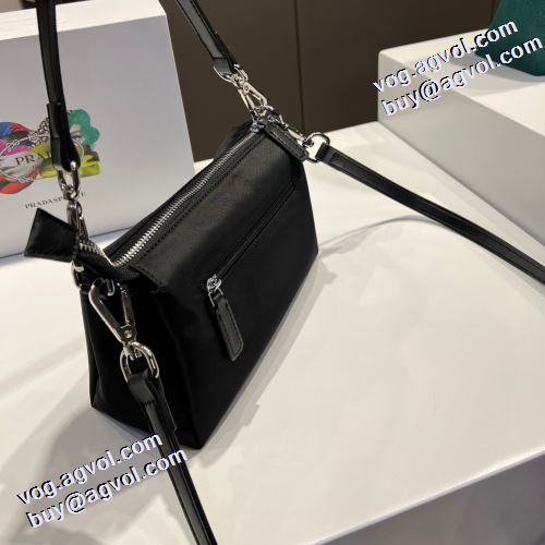斜め掛けバッグ ファスナーポケット付 ショルダー 調節可能 2021秋冬 プラダ PRADA 人気商品登場 プラダブランド コピー シンプル＋多機能