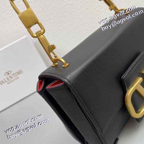 2021秋冬 綺麗に決まるフォルム！ 6色可選 ヴァレンティノ VALENTINO ヴァレンティノブランド コピー 斜め掛けバッグ キャリア女性のお悩み解決