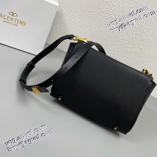2021秋冬 綺麗に決まるフォルム！ 6色可選 ヴァレンティノ VALENTINO ヴァレンティノブランド コピー 斜め掛けバッグ キャリア女性のお悩み解決