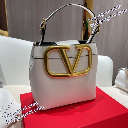 2021秋冬 ヴァレンティノコピーブランド 4色可選 ヴァレンティノ VALENTINO 手持ち&ショルダー掛け 選べる極上 シンプル＋多機能