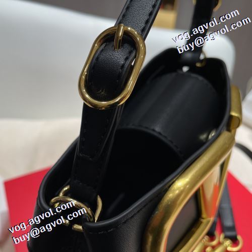 2021秋冬 ヴァレンティノコピーブランド 4色可選 ヴァレンティノ VALENTINO 手持ち&ショルダー掛け 選べる極上 シンプル＋多機能