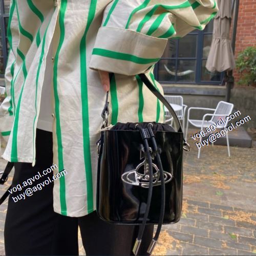 2021秋冬 ヴィヴィアン ウエストウッド VIVIENNE WESTWOOD 売れ筋のいい メインルーム 最安値に挑戦 ウエストウッド ブランド コピー 手持ち&ショルダー掛け